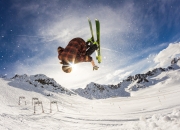 九游VIP-从哥斯达黎加狂胜波兰，到莱万欧冠半决赛的统治力，足球世界的不可预测与巨星光芒