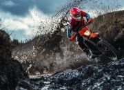 九游体育-深圳节奏掌控活塞，爱德华兹化身关键先生—CBA赛场上的底特律法则