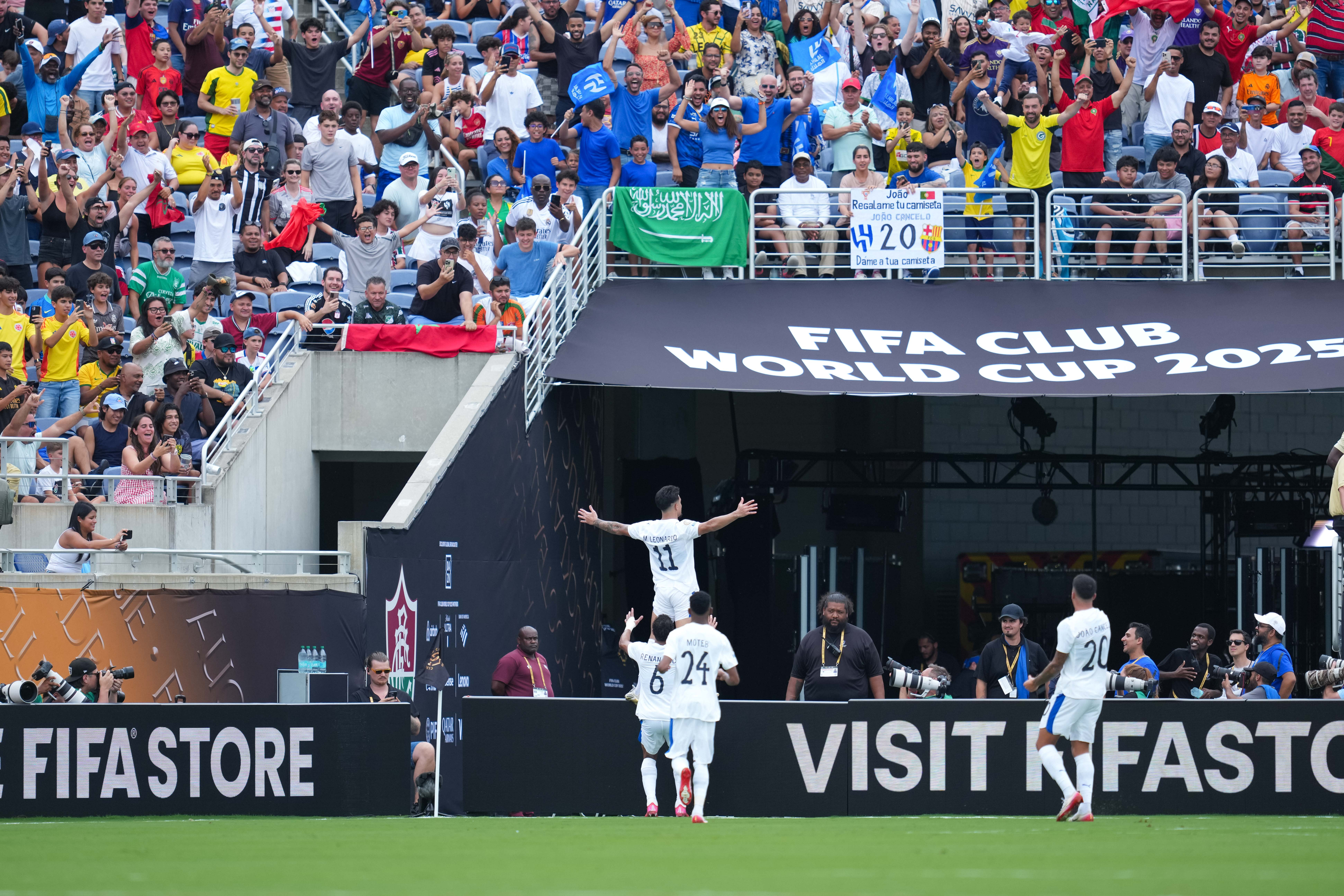 匈牙利球员荣获赛季最佳中场奖 匈牙利球员荣获赛季最佳中场奖