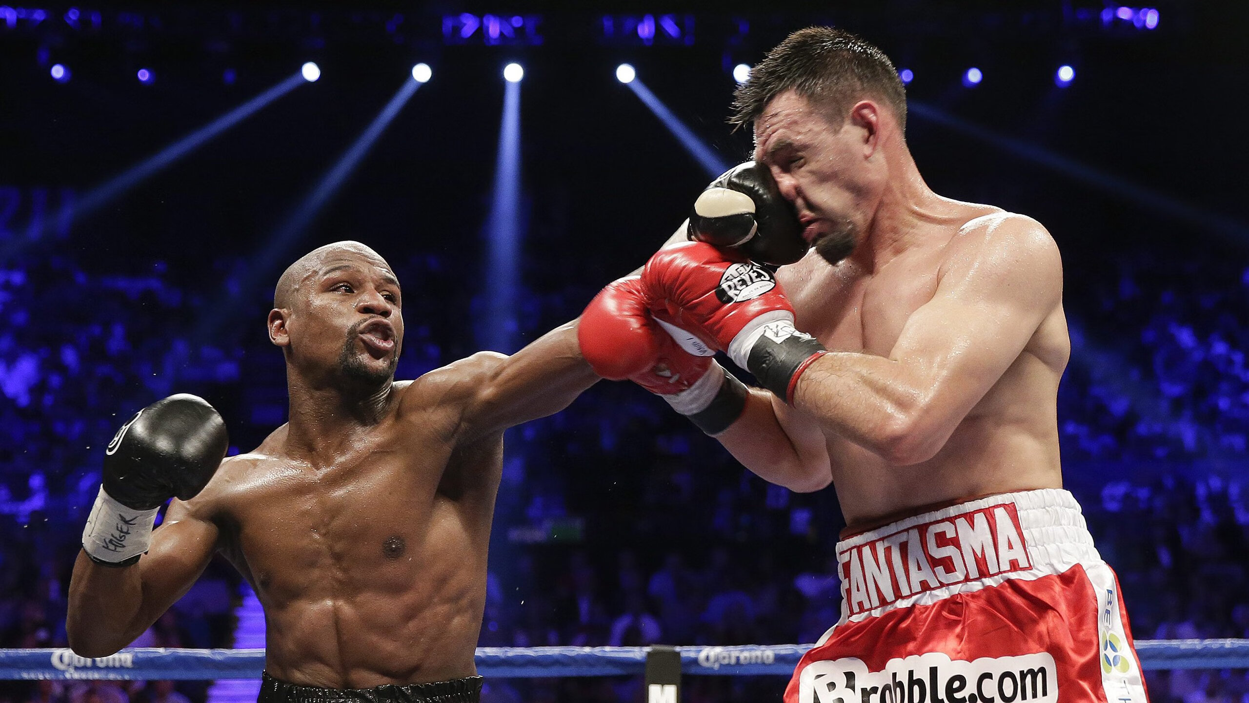 本泽马伯纳乌绝唱？西班牙媒体曝沙特天价合约，曼联新纪元恐因他改写