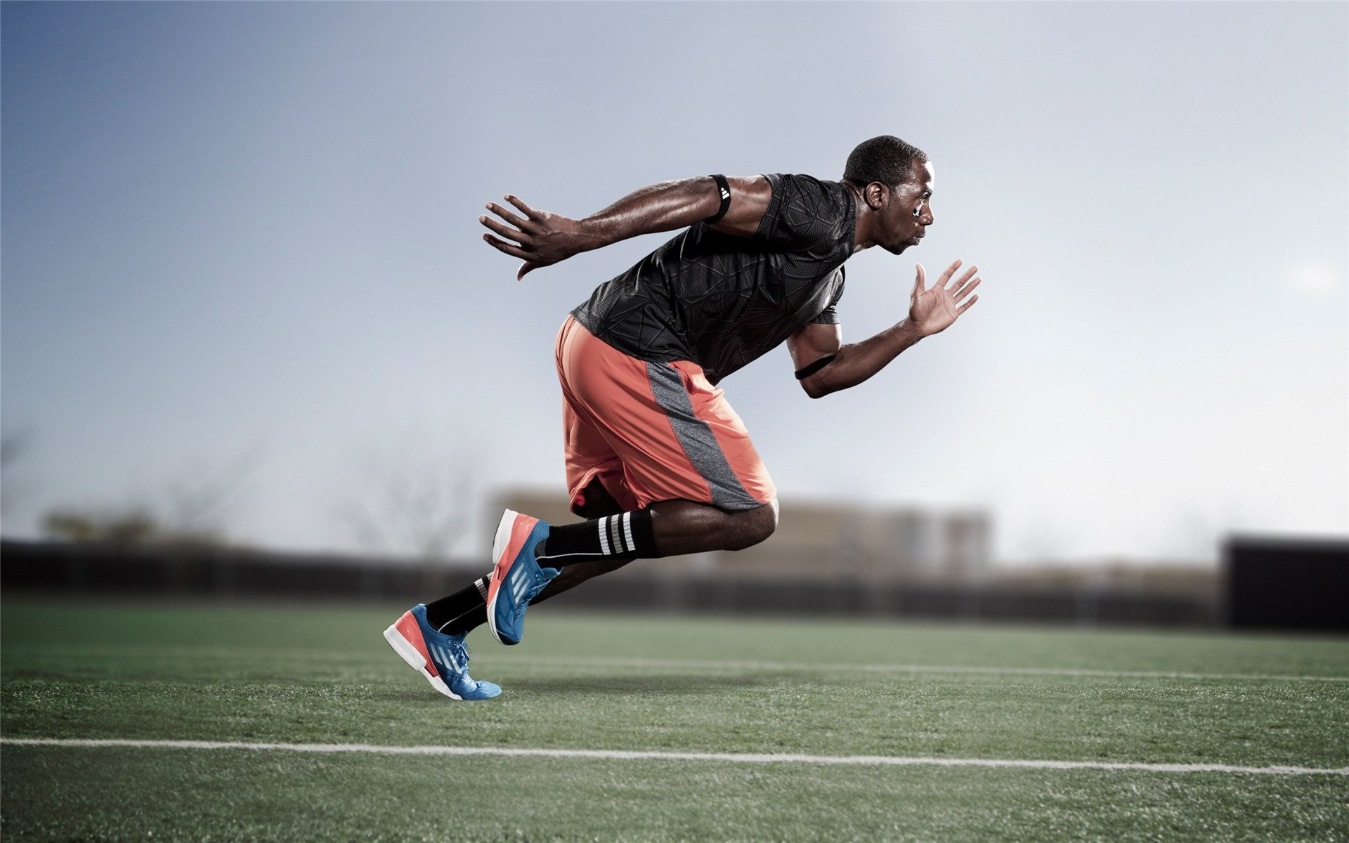 绿茵场与天山脚,德甲争冠焦点战与新疆男篮生死战的双重奏