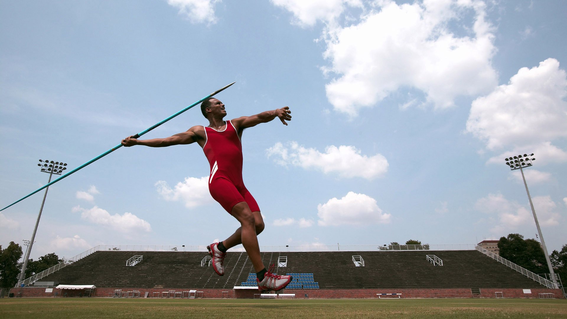 雷霆淘汰赛过关太阳，武切维奇成为关键先生