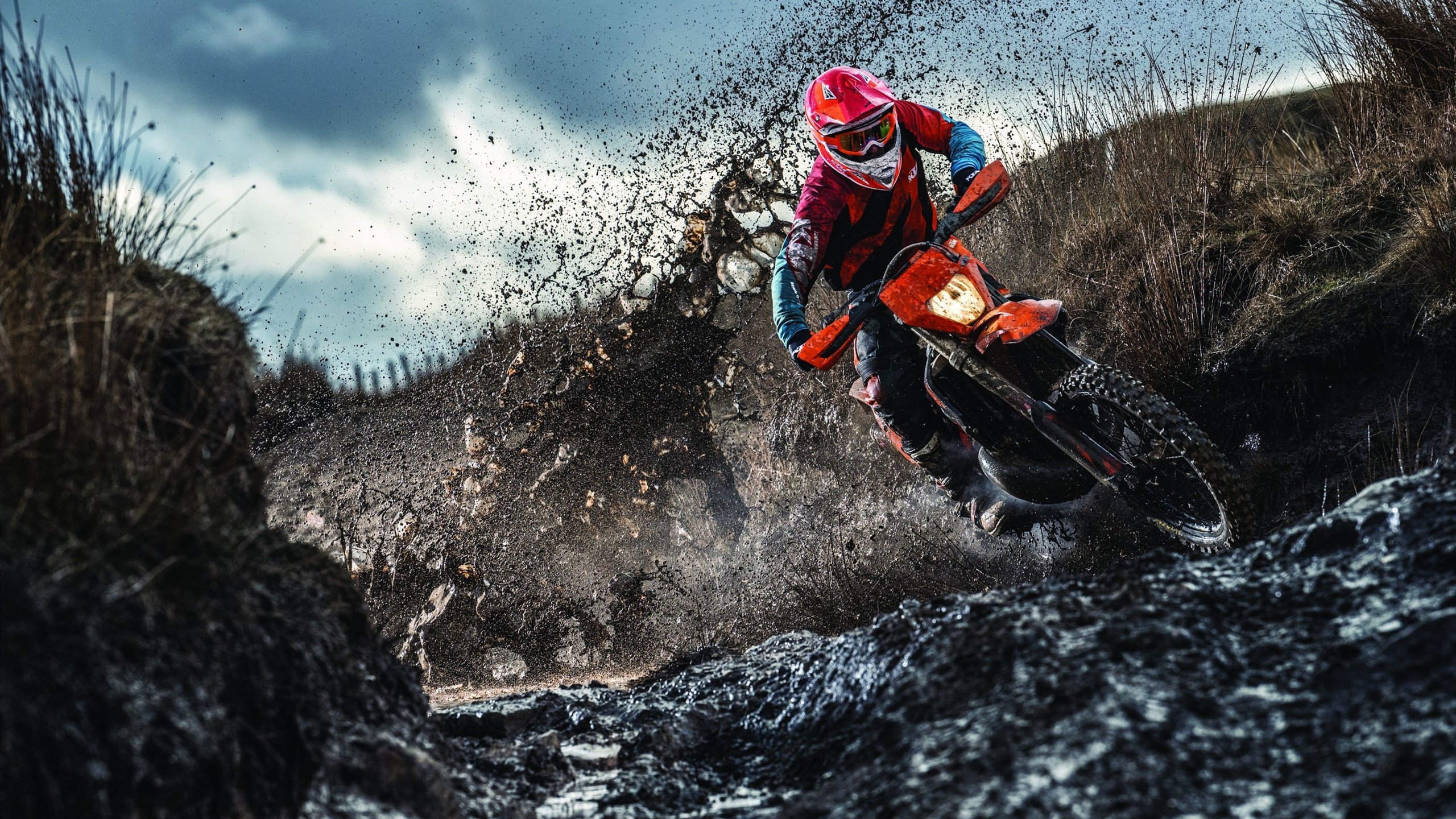 桑巴风暴席卷法兰西，莱万独舞之夜，巴西上演史诗级翻盘